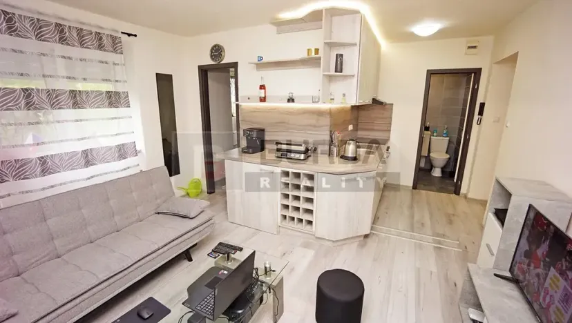 Pronájem bytu 2+kk, Neratovice, 30 m2