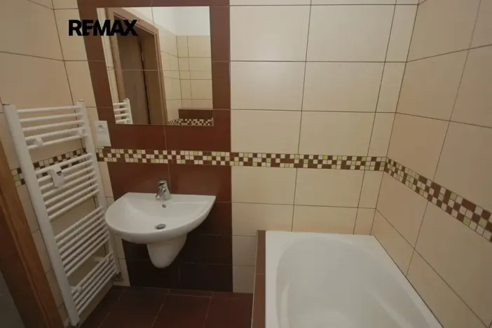 Prodej bytu 1+kk, Velký Osek, U hřiště, 33 m2