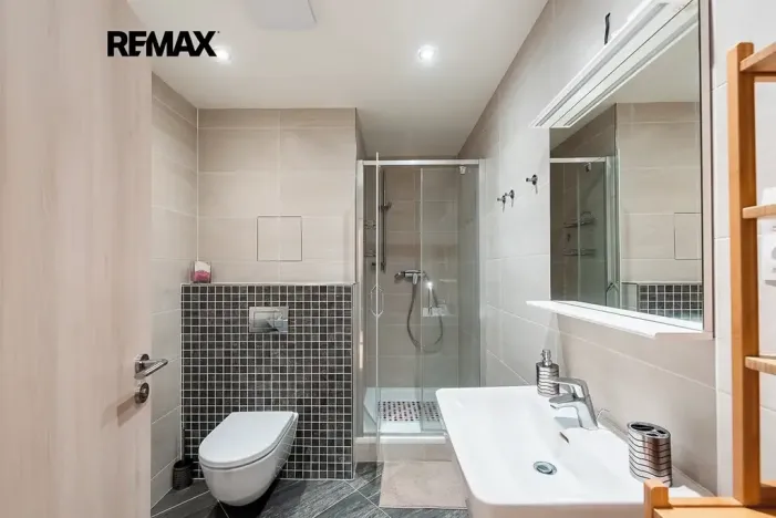 Pronájem bytu 1+kk, Praha - Žižkov, Olšanská, 37 m2
