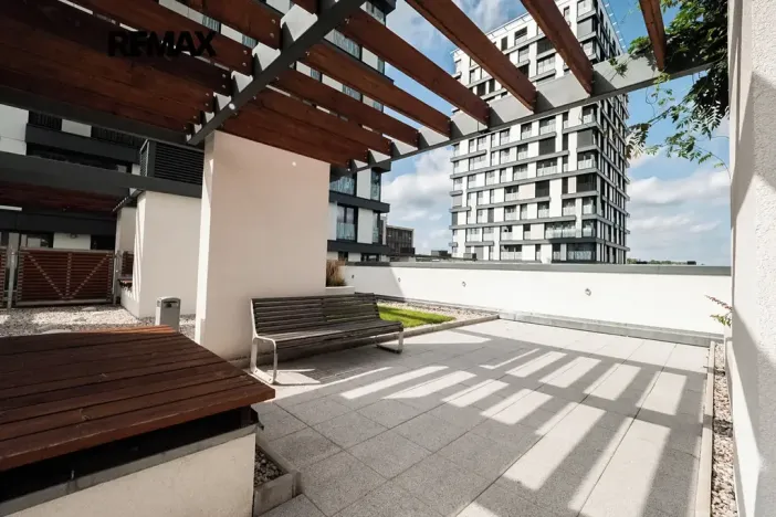 Pronájem bytu 1+kk, Praha - Žižkov, Olšanská, 37 m2
