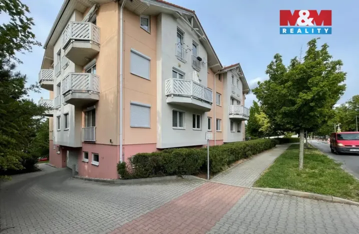 Pronájem bytu 2+kk, Praha - Dolní Chabry, Spořická, 55 m2