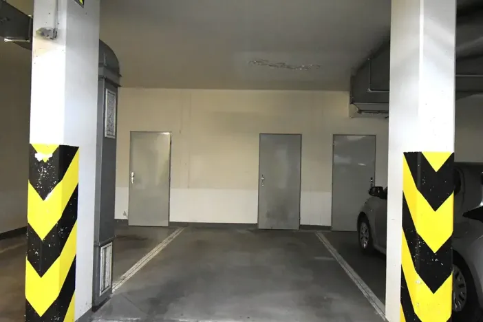 Prodej garážového stání, Praha - Kunratice, Velké Kunratické, 17 m2