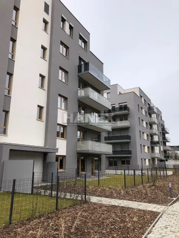 Pronájem bytu 2+kk, Praha - Hloubětín, Saarinenova, 61 m2