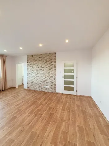 Pronájem bytu 1+1, Liberec, Letná, 39 m2