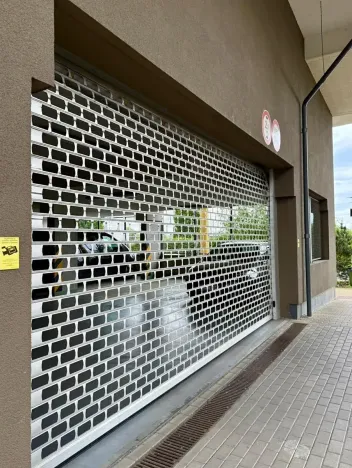 Prodej garážového stání, Praha - Střížkov, Zakšínská, 18 m2