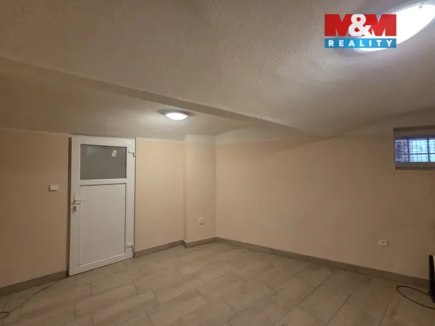 Pronájem komerční nemovitosti, Praha - Uhříněves, Přátelství, 40 m2