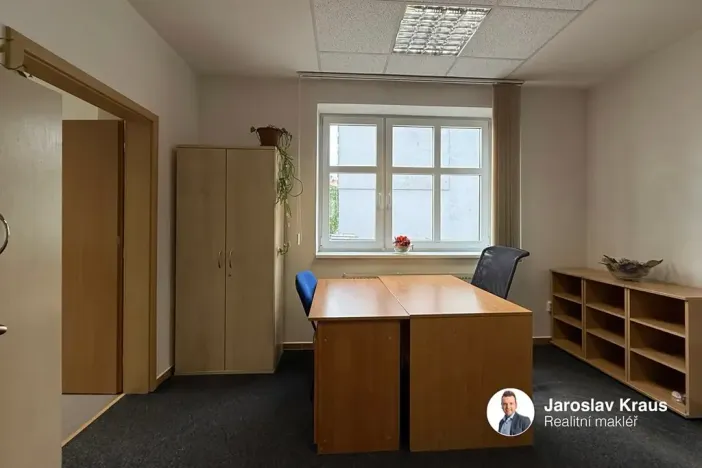 Pronájem kanceláře, Jičín, Vrchlického, 107 m2