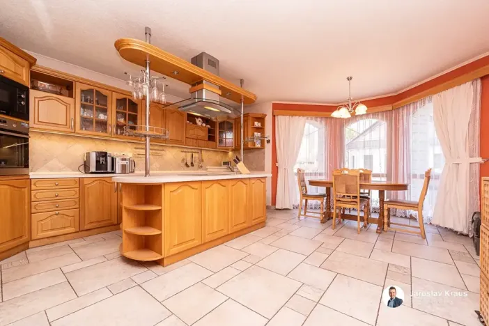 Prodej rodinného domu, Nechanice, Za Kulturním domem, 250 m2