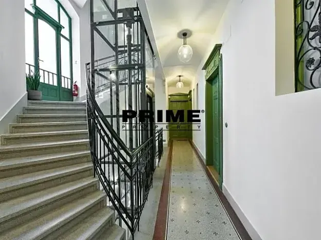 Pronájem bytu 1+kk, Praha - Vinohrady, náměstí Jiřího z Poděbrad, 39 m2