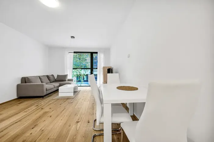 Pronájem bytu 2+kk, Praha, Sokolovská, 56 m2