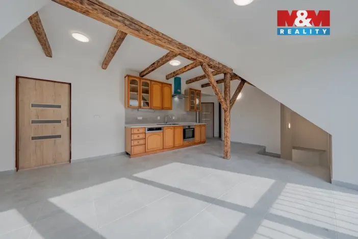 Prodej bytu 4+kk, Krhová, Hlavní, 81 m2