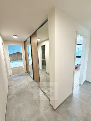 Pronájem bytu 4+kk, Praha - Modřany, Mezi vodami, 123 m2