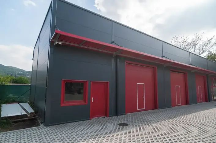 Prodej komerční nemovitosti, Ústí nad Labem, U Podjezdu, 2500 m2