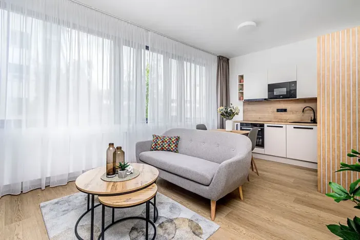 Pronájem bytu 1+kk, Praha - Karlín, Pobřežní, 35 m2