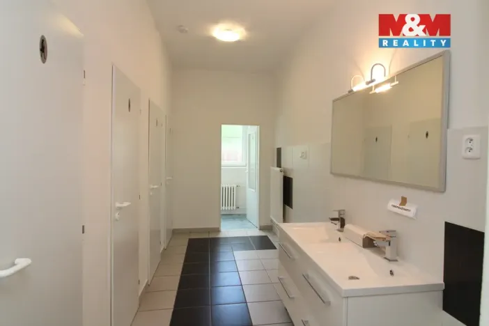 Pronájem kanceláře, Česká Lípa, Bendlova, 215 m2