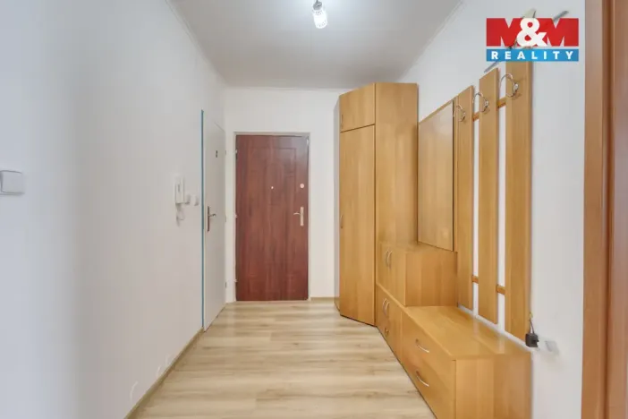Prodej bytu 3+1, Hrádek - Nová Huť, 1. máje, 67 m2