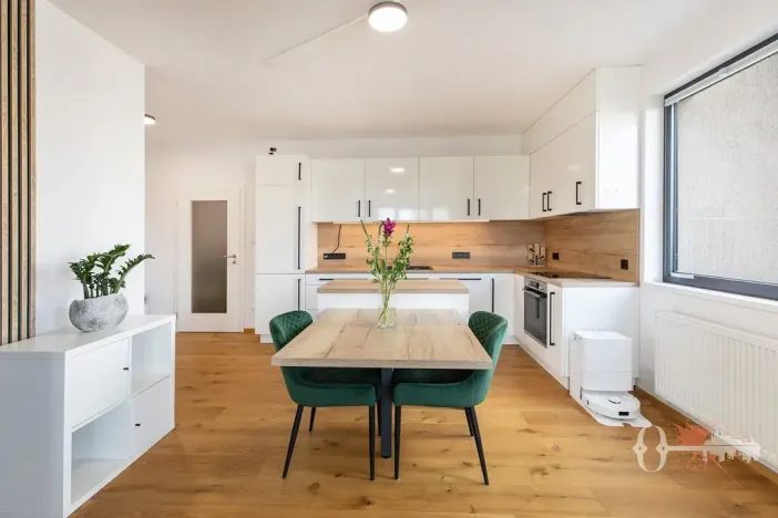 Prodej bytu 2+kk, Horoměřice, Karla IV., 55 m2