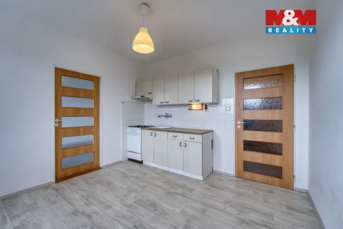 Prodej bytu 1+1, Klatovy - Klatovy II, K Letišti, 39 m2
