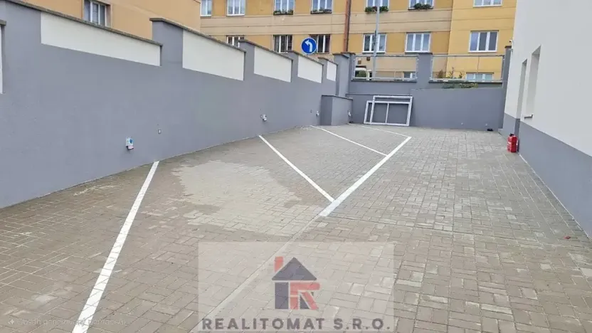 Prodej garáže, Praha - Motol, Podhorská, 9 m2