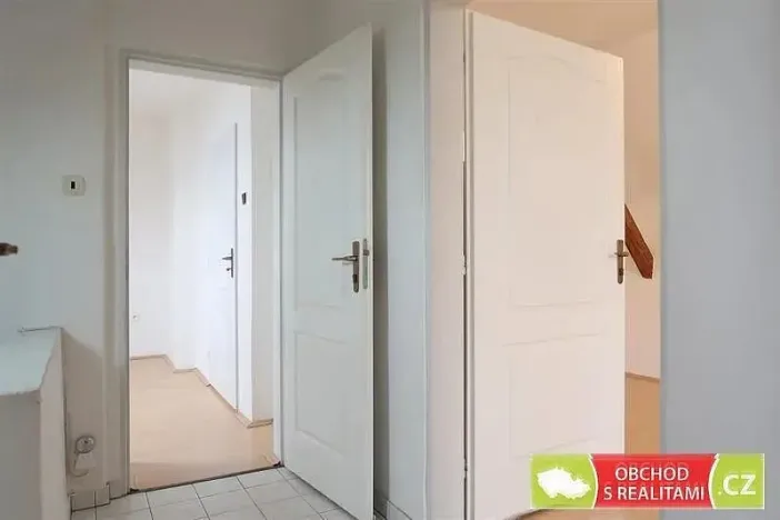 Pronájem bytu 2+kk, Praha, Nad Rohatci, 43 m2