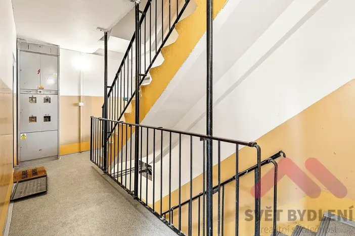 Pronájem bytu 2+kk, Praha - Bohnice, Zelenohorská, 47 m2