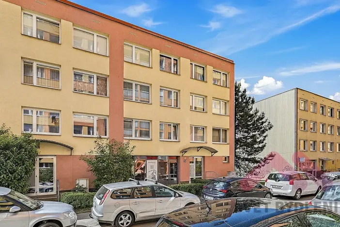 Pronájem bytu 2+kk, Praha - Bohnice, Zelenohorská, 47 m2