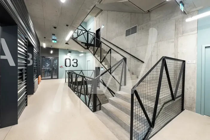 Pronájem kanceláře, Praha - Holešovice, Pod dráhou, 1208 m2