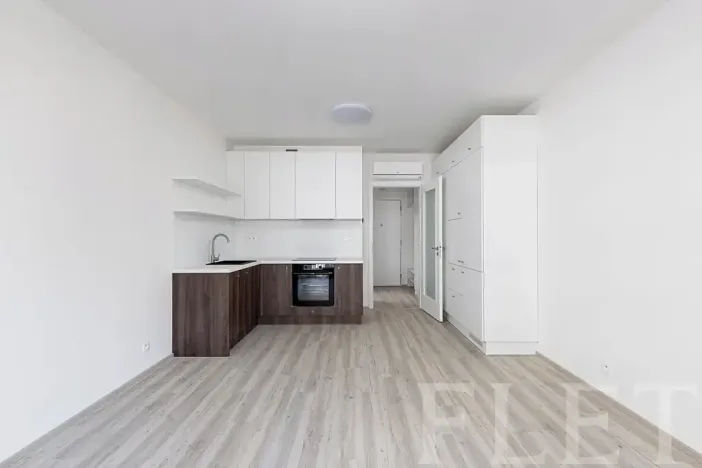 Pronájem bytu 1+kk, Praha - Hloubětín, Poděbradská, 33 m2
