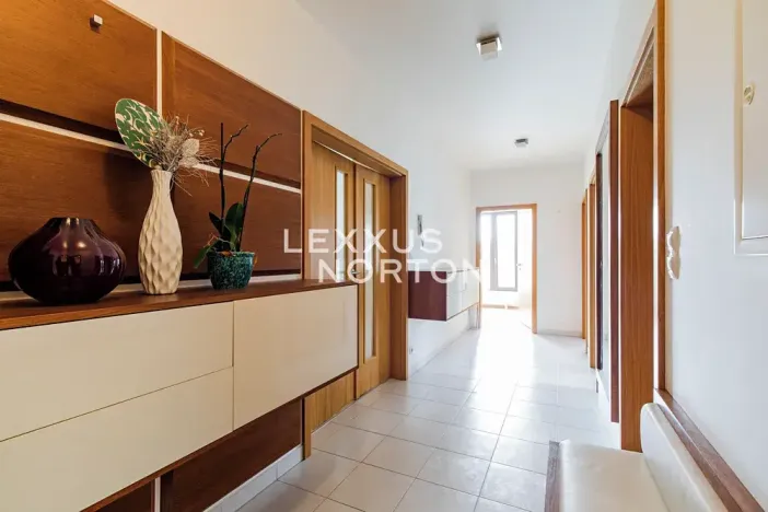 Pronájem bytu 3+kk, Praha - Hloubětín, Nademlejnská, 99 m2