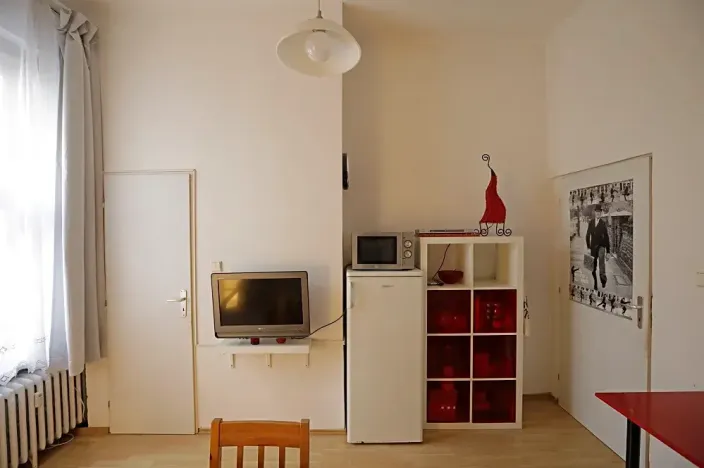 Pronájem bytu 2+kk, Praha - Karlín, Pobřežní, 40 m2