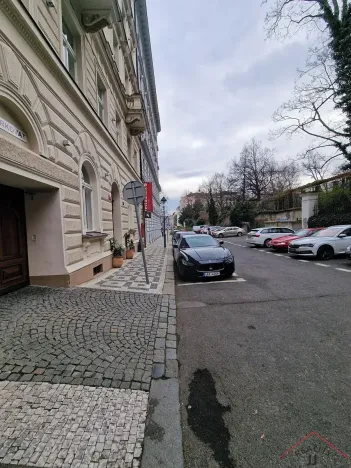 Pronájem bytu 3+1, Praha - Malá Strana, Rošických, 83 m2