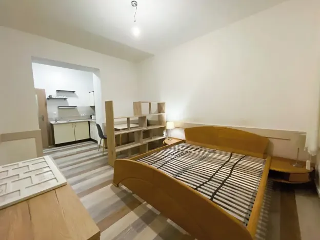 Pronájem bytu 1+kk, Praha - Vršovice, Sevastopolská, 33 m2