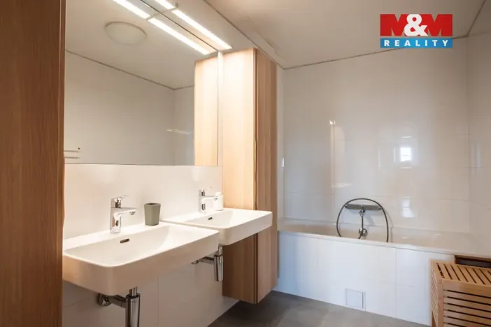 Pronájem bytu 5+kk, Hradec Králové, Velké náměstí, 112 m2
