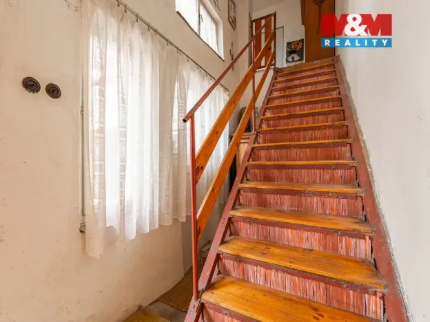 Prodej rodinného domu, Zásmuky, Kmochovo nám., 120 m2