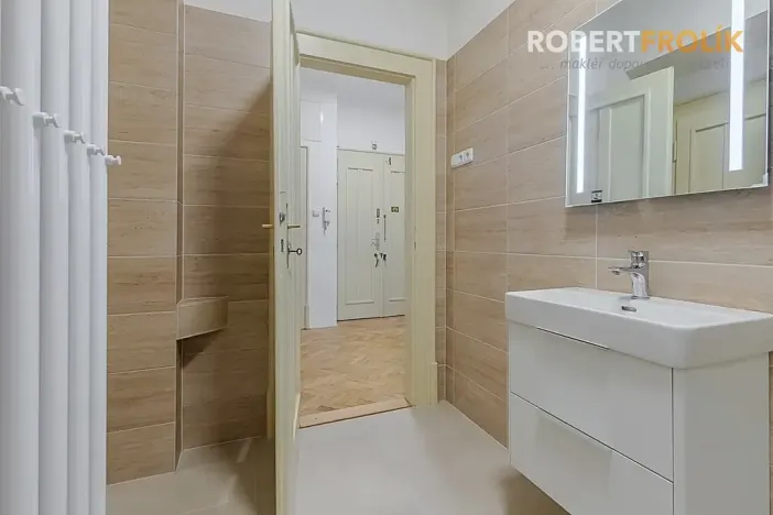 Pronájem bytu 2+1, Praha - Dejvice, Svatovítská, 75 m2