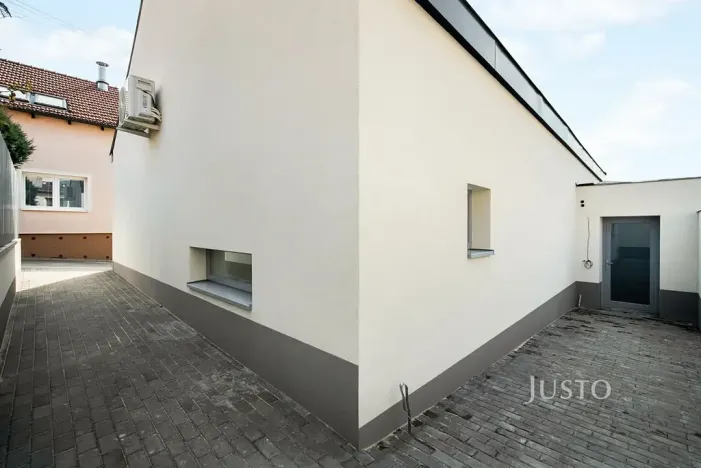 Prodej bytu 2+1, Brno, Kosatcová, 80 m2