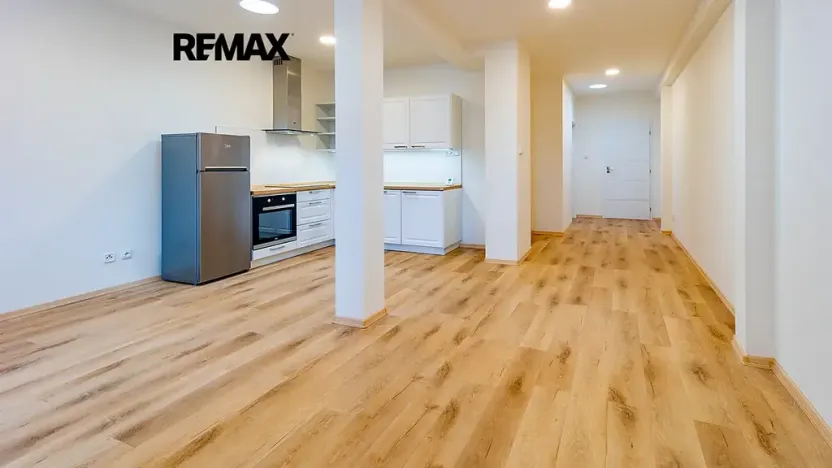 Pronájem bytu 2+1, Česká Lípa, Škroupovo náměstí, 75 m2