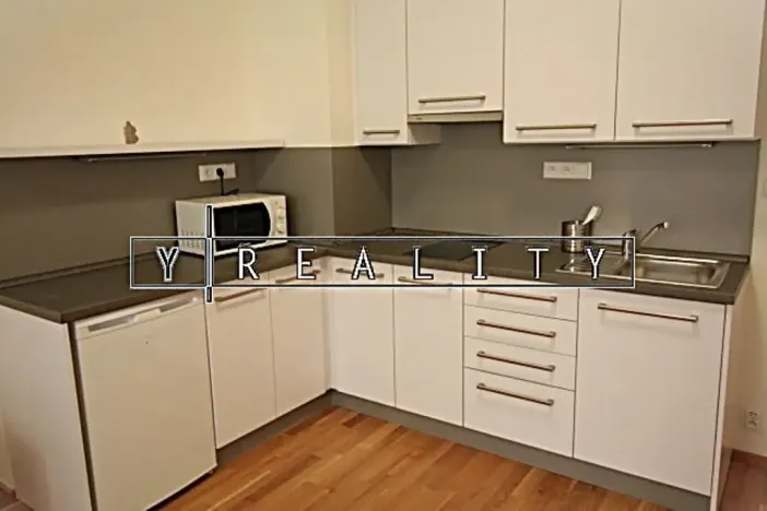 Pronájem bytu 1+kk, Praha - Vršovice, 28. pluku, 35 m2