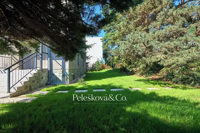 Pronájem rodinného domu, Praha - Braník, V malých domech I, 300 m2