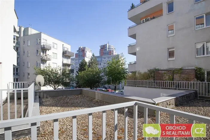 Pronájem bytu 2+kk, Praha, Janýrova, 58 m2