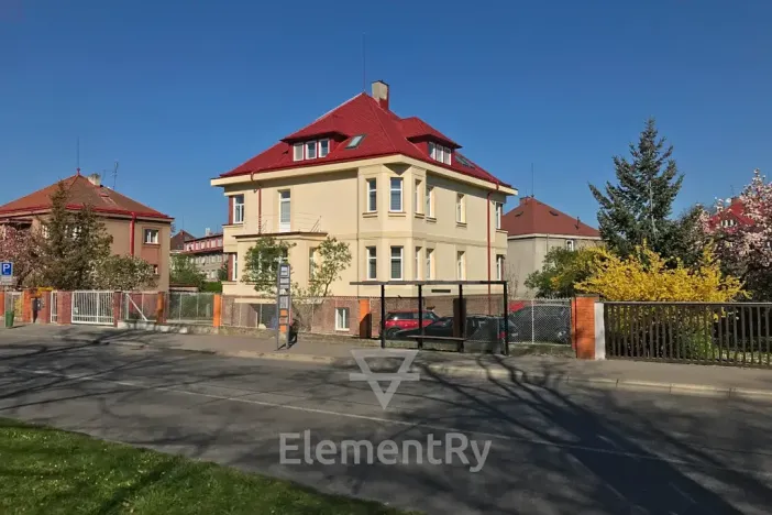 Pronájem bytu 2+1, Hradec Králové, V Lipkách, 62 m2