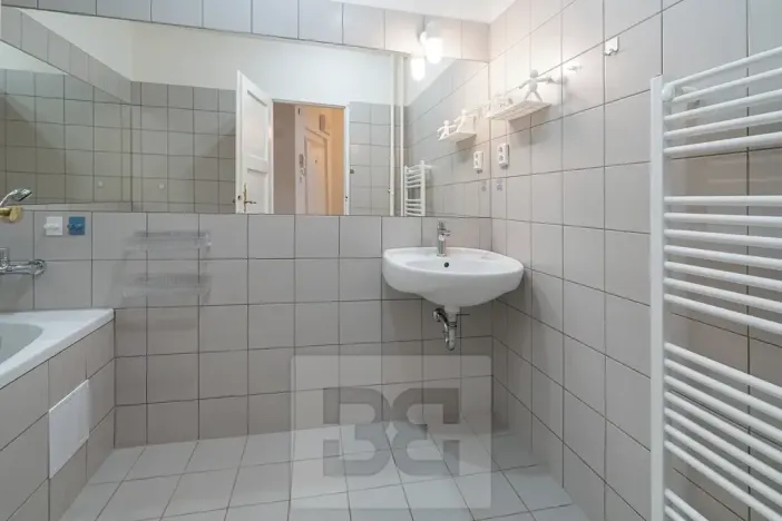 Pronájem bytu 2+1, Praha - Žižkov, Jeseniova, 75 m2