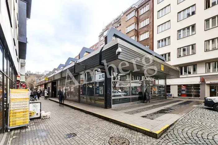 Pronájem bytu 1+kk, Praha - Karlín, Křižíkova, 34 m2