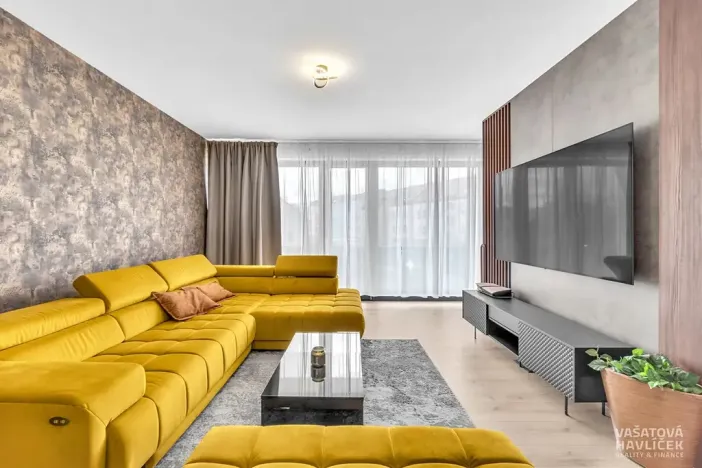 Pronájem bytu 2+kk, Hradec Králové, Pražská třída, 60 m2