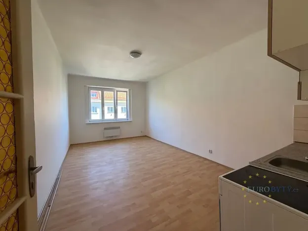 Pronájem bytu 1+kk, Praha - Nusle, Žateckých, 40 m2