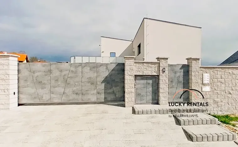 Pronájem bytu 1+kk, Sulice, Dubová, 34 m2