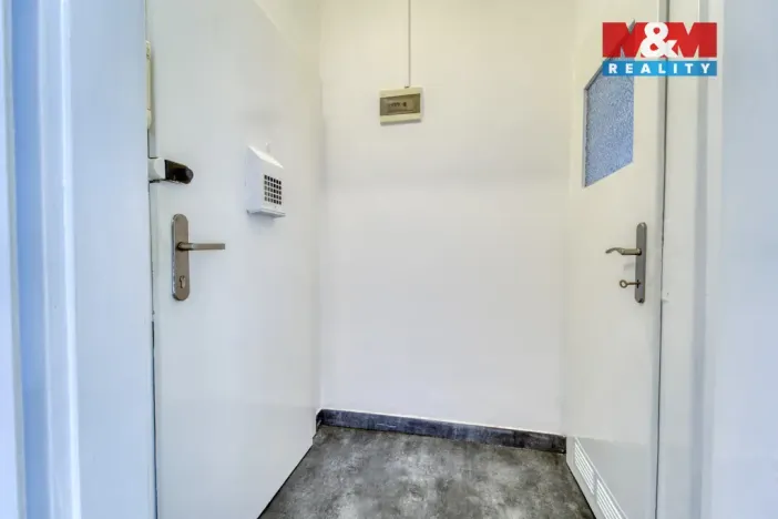 Pronájem bytu 1+kk, Plzeň - Doubravka, Masarykova, 28 m2