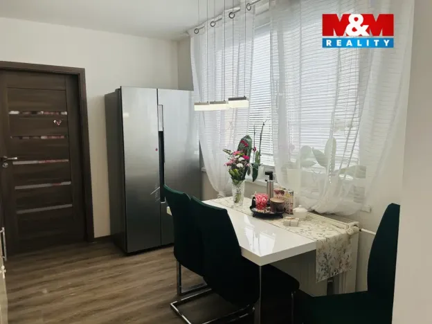 Prodej bytu 3+1, Zlaté Hory, Wolkerova, 71 m2