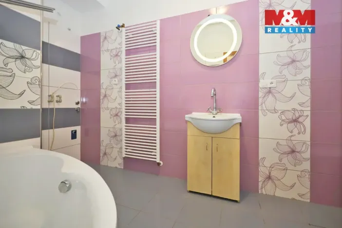 Prodej bytu 3+1, Nadějov, 85 m2