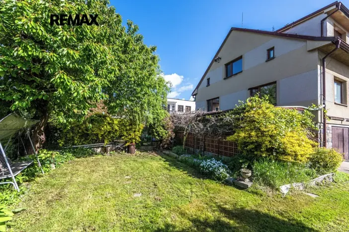 Prodej rodinného domu, Kamenice, Pražská, 166 m2